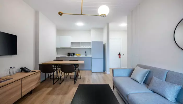 هتل استپس اند سوئیت باتومی